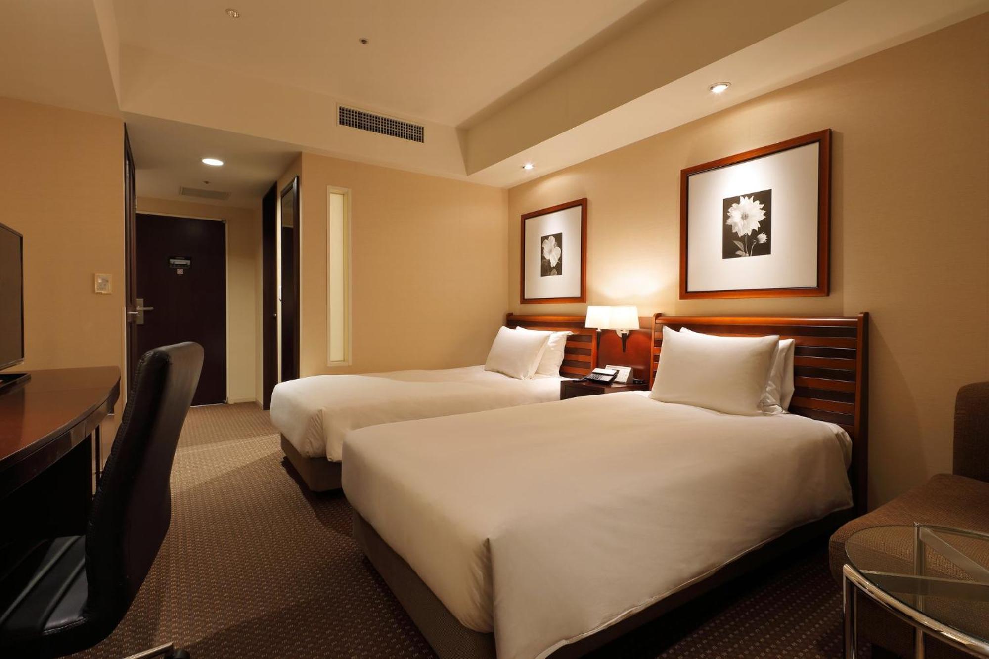 Ana Crowne Plaza Okayama By Ihg Hotel Bagian luar foto