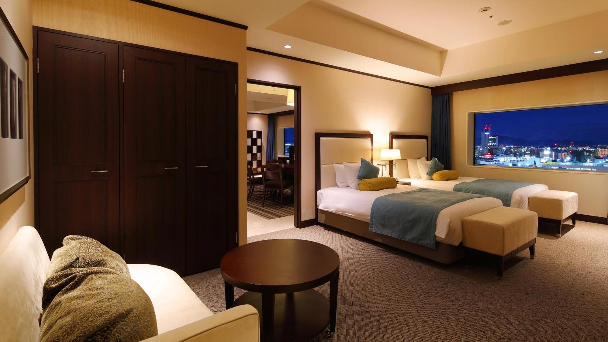 Ana Crowne Plaza Okayama By Ihg Hotel Bagian luar foto