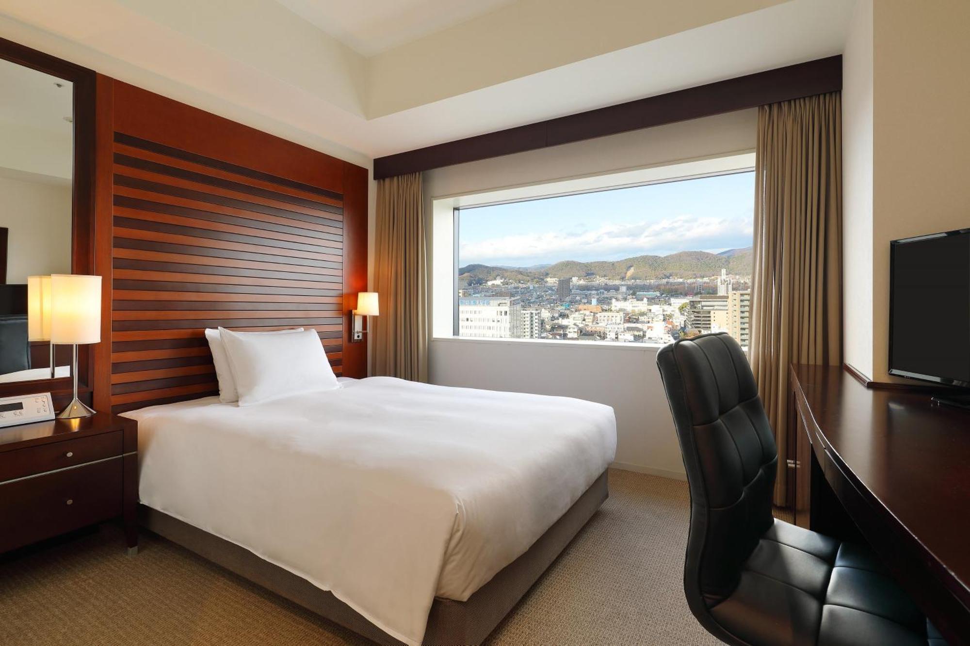 Ana Crowne Plaza Okayama By Ihg Hotel Bagian luar foto