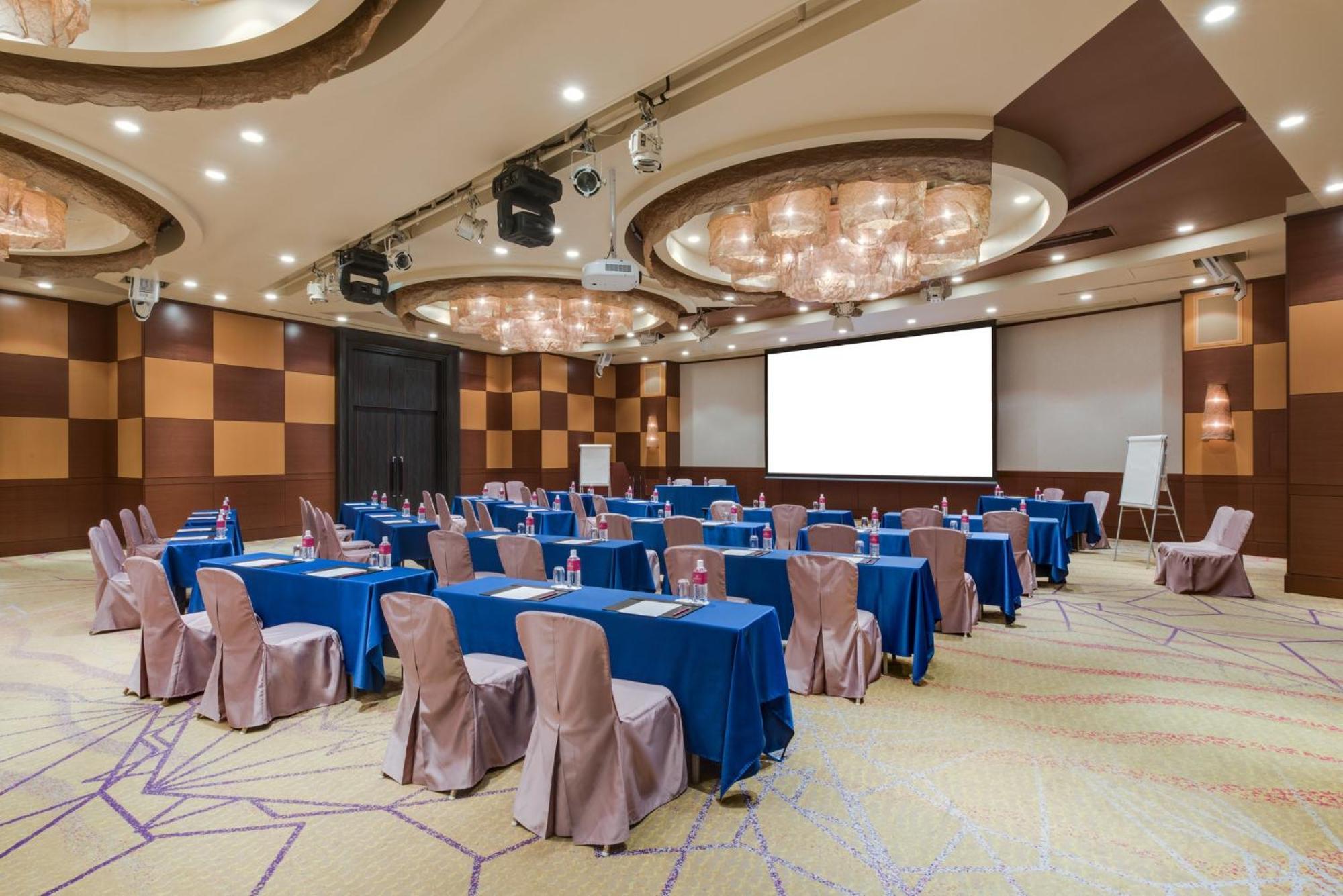 Ana Crowne Plaza Okayama By Ihg Hotel Bagian luar foto
